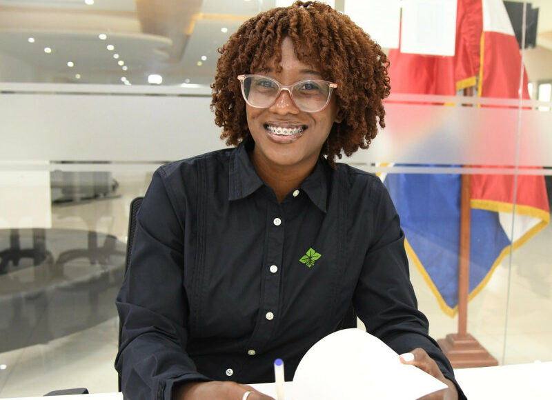 Génesis Javier: una joven fuerte que inspira sus libros en la fragilidad