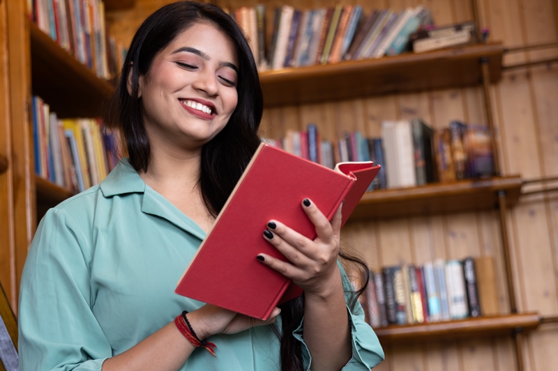 iStock-1810029095 Aquiles Julián: el profesor dominicano que busca cambiar la forma en que leemos y pensamos