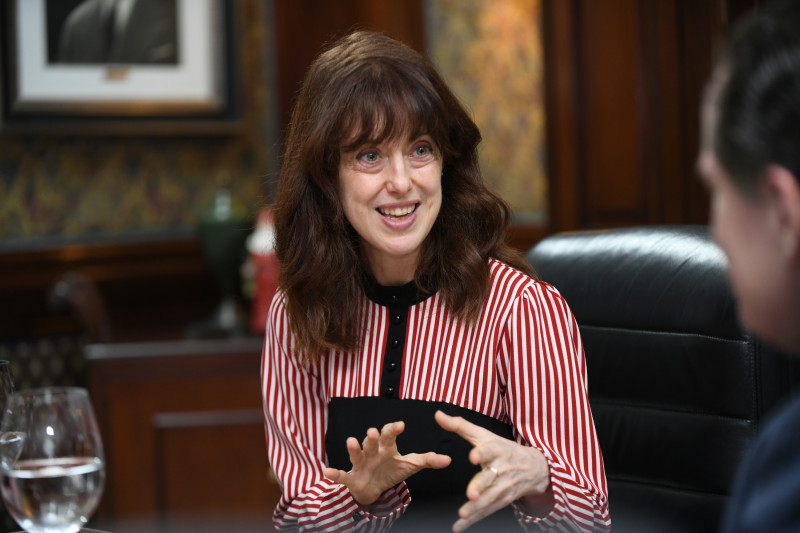 Irene Vallejo también habló de los límites confusos entre la libertad personal y las imposiciones externas.RAUL ASENCIO/LD