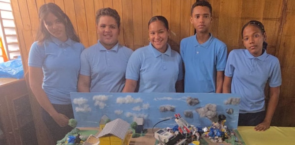 69421baca1e90 Estudiantes presentan solución a humo vertedero