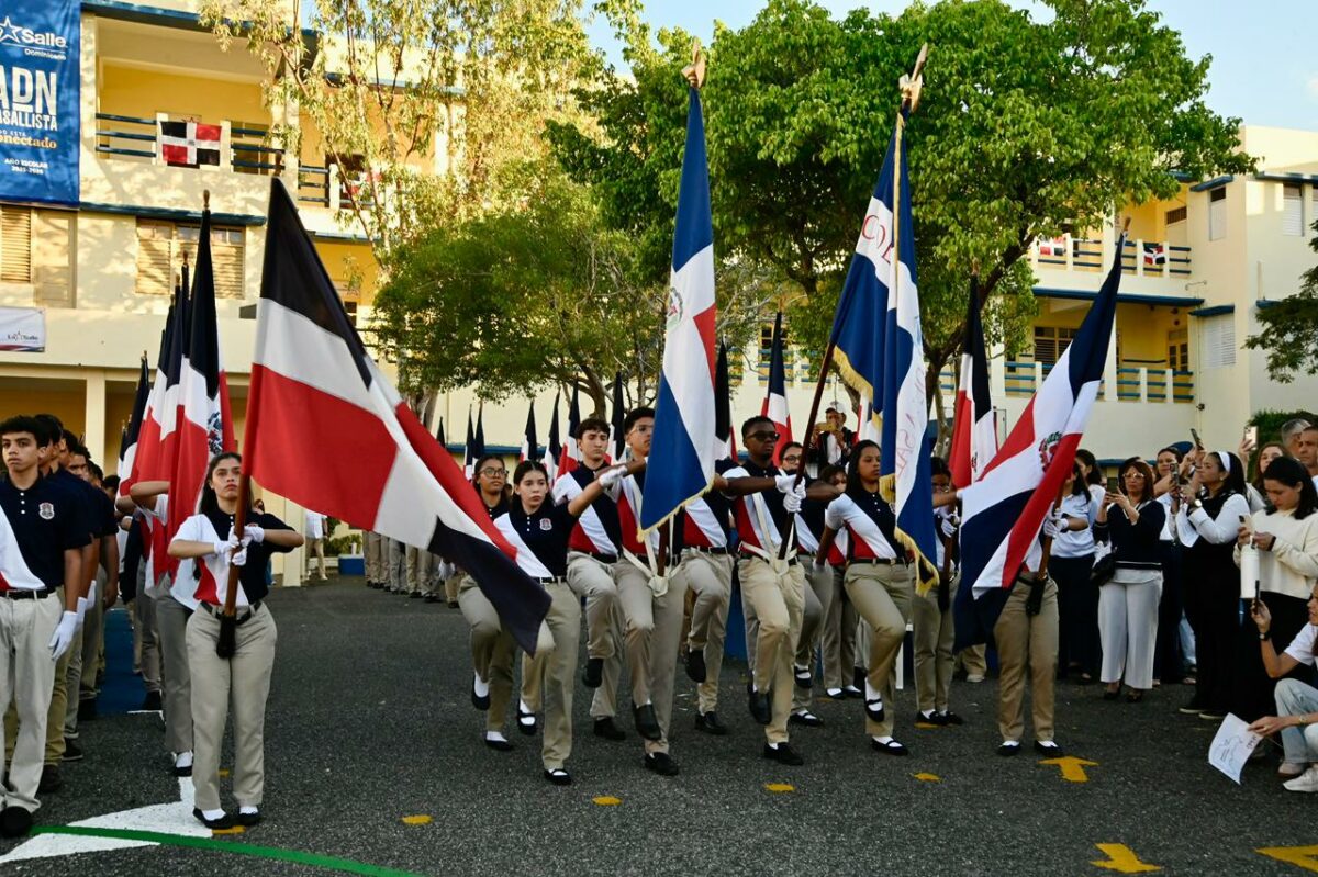 La-Salle7 La Salle realizó el XLII Acto de Juramento a la Bandera Nacional