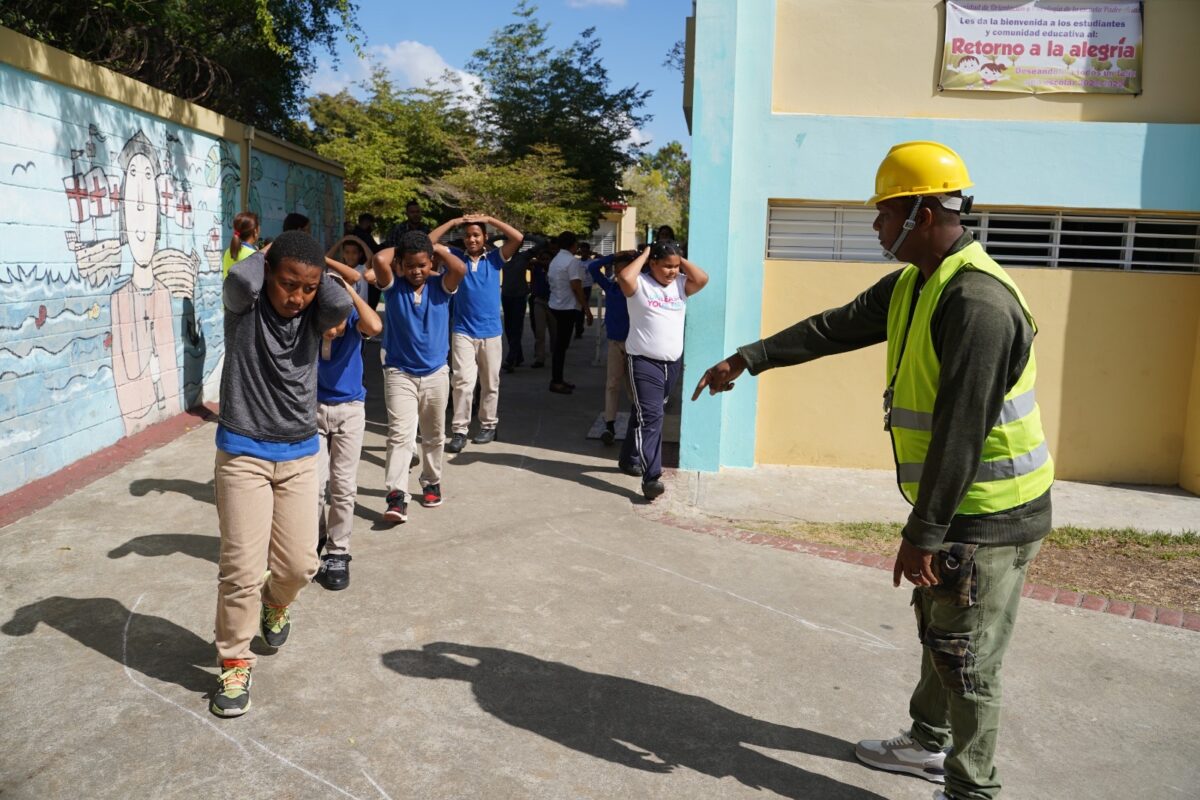 Simulacro Sismo MINERD 3 Un año escolar con la responsabilidad de tener escuelas preparadas