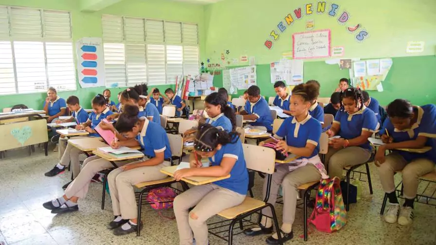 imagen-06062023-clases-en-escuelas-joliver-brito23-focus-0-0-896-504 PISA 2025: República Dominicana mantiene sus resultados, pero persisten los desafíos educativos