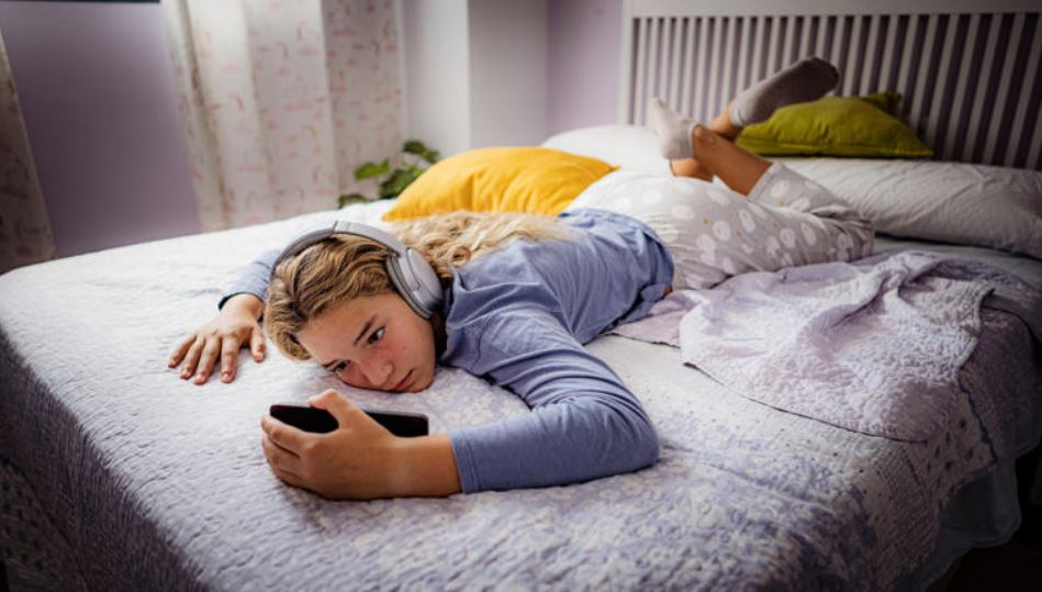 adolescentes Adolescentes encerrados en su habitación: cuándo es normal y cuándo conviene preocuparse
